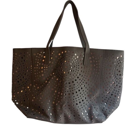 Bath & Body Works Handbags - Bath & Body Works Laser Cut Grey & Metallic Rose Tote Bag
(172)